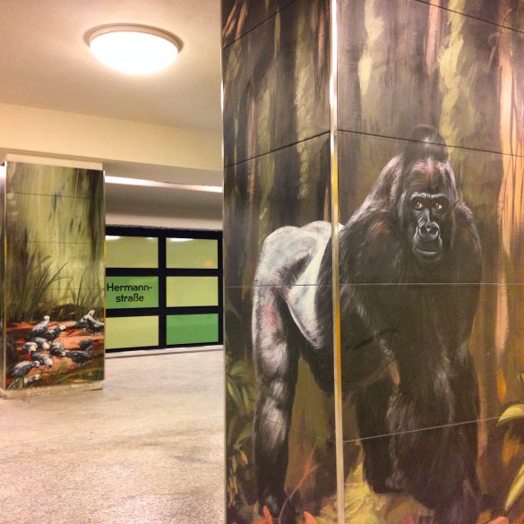 felix scholz illustration berlin hermannstrasse undergroundstation metro jungle gorilla
