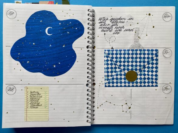 Sternenhimmel und kleiner karierter Umschlag als gezeichnete Collage in einem selbst gestalteten aufgeschlagenen Kalender