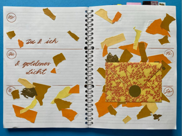 Abstrakte Komposition in Herbstfarben als Illustration bzw gezeichnete Collage in einem selbst gestalteten aufgeschlagenen Kalender
