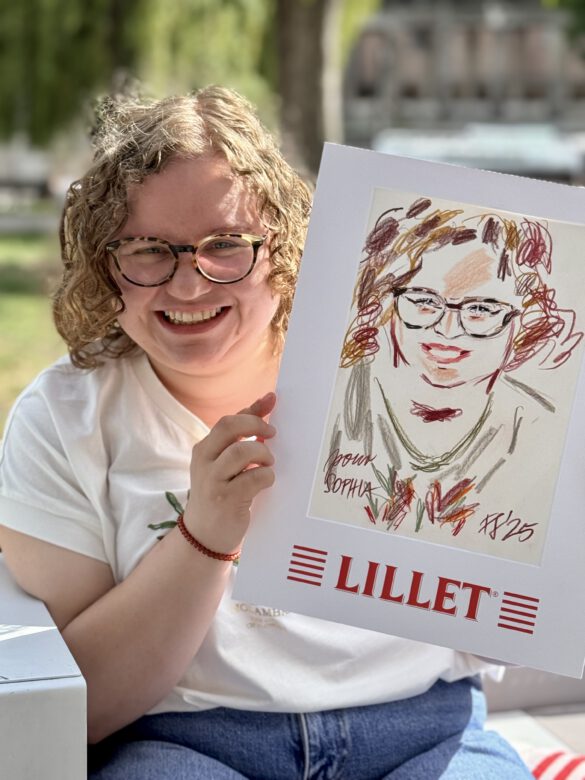 Gäste des Lillet Bistro Events Berlin mit einer Portraitzeichnung von Felix Scholz